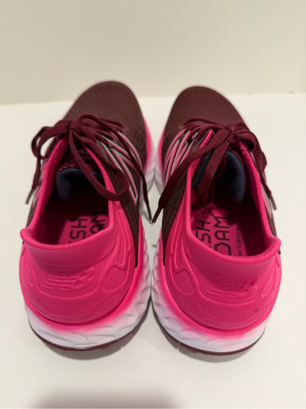 Size 8.5W New Balance Womens Fresh Foam W1080G11 Pink Running Shoes - Picture 6 of 14